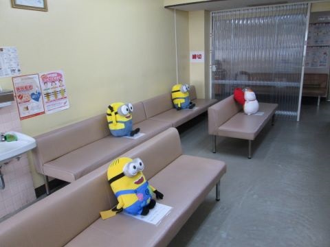 待合室では可愛い患者様が待っておられます